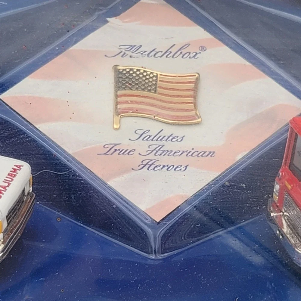 Matchbox Collectibles True Heroes 2001 Diecast Set 4 Vehicles & Flag Pin 50854